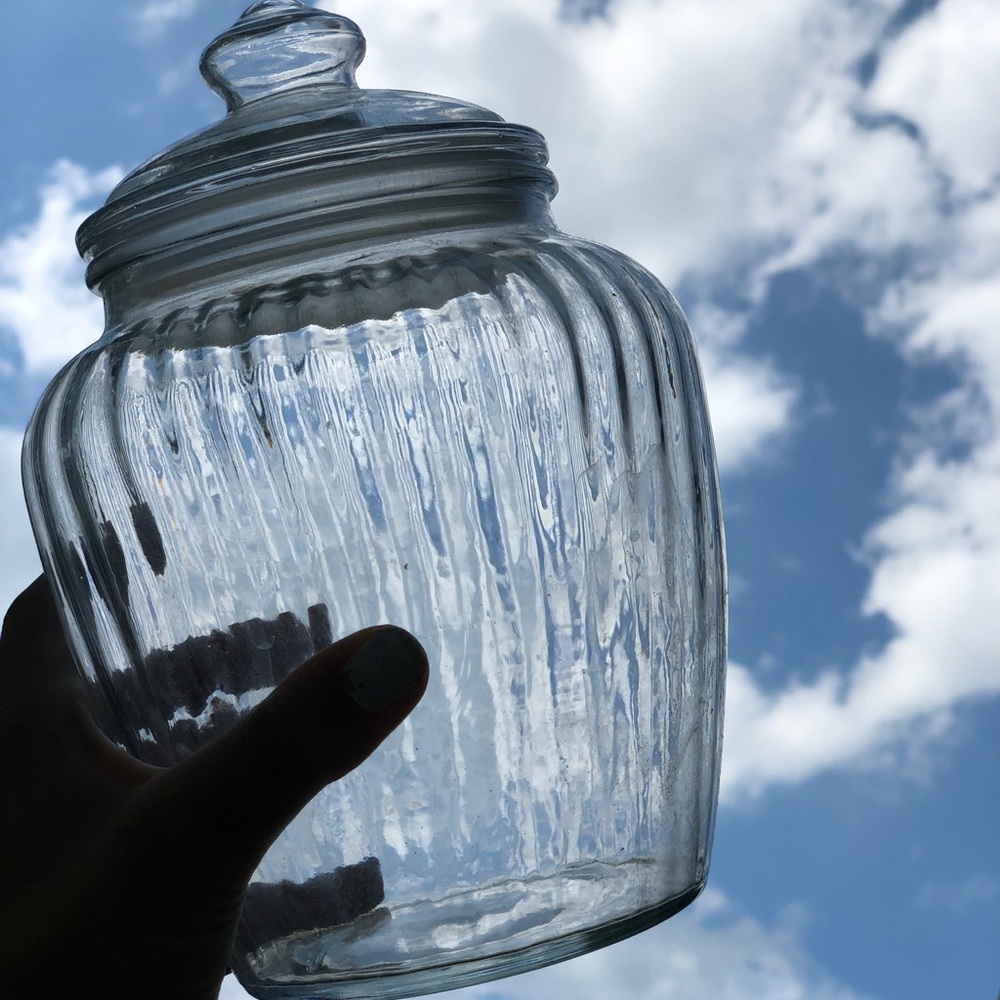 Glass jar